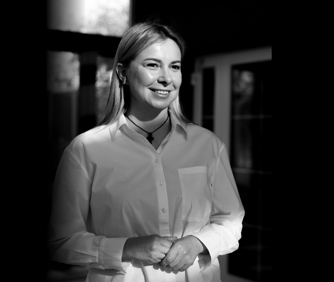 瑪爾塔（MARTA LEVCHENKO）瑪爾塔是「善城」（City of Goodness）的創辦人，一個為婦女、兒童與犬隻提供危機、康復和臨終關懷中心。15年來，她一直致力於幫助弱勢家庭。 自俄國全面入侵起，善城開始收容從前線和被佔領土撤離的兒童，其中包括身障、失去雙親，以及未受妥善照護的兒童。 