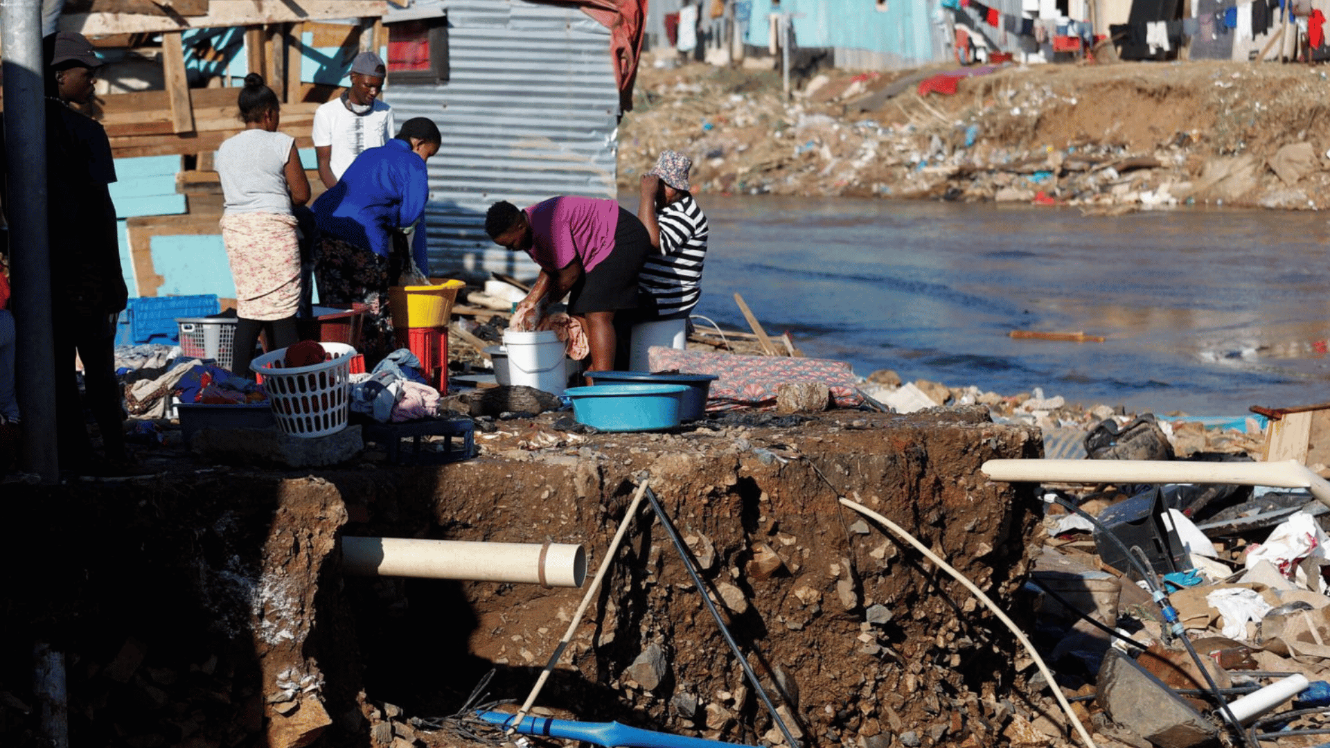 South Africa: Government is failing millions of people trapped in informal settlements and impacted by the climate crisis – new report