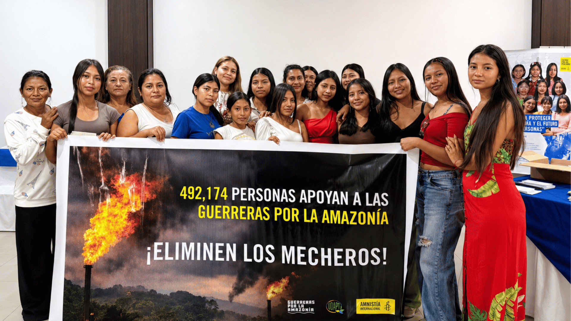 Guerreras por la Amazonía receiving signatures of support from around the world.