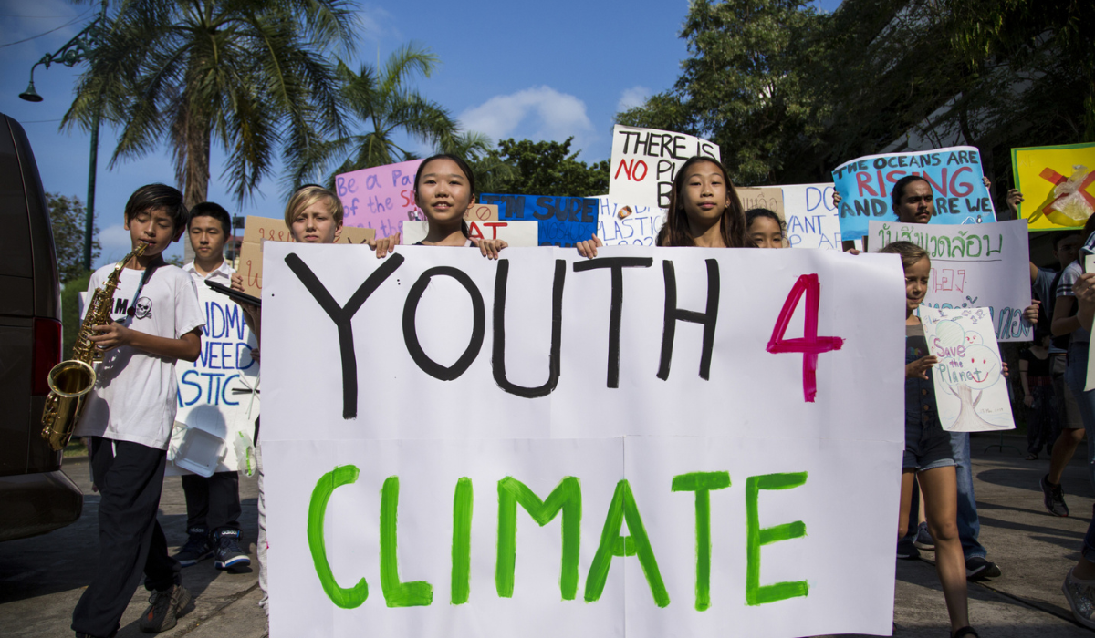 世界各地的學生呼籲政府認真看待氣候變遷。© Biel Calderon