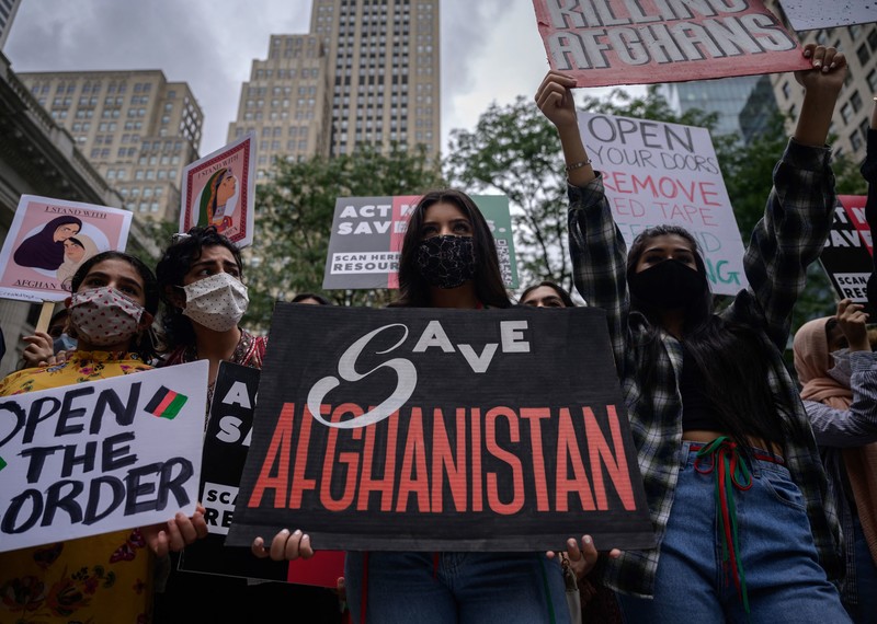 塔利班掌權之後，紐約阿富汗社區成員和支持者提高大眾對阿富汗難民危機的意識。©ED JONES/AFP via Getty Images