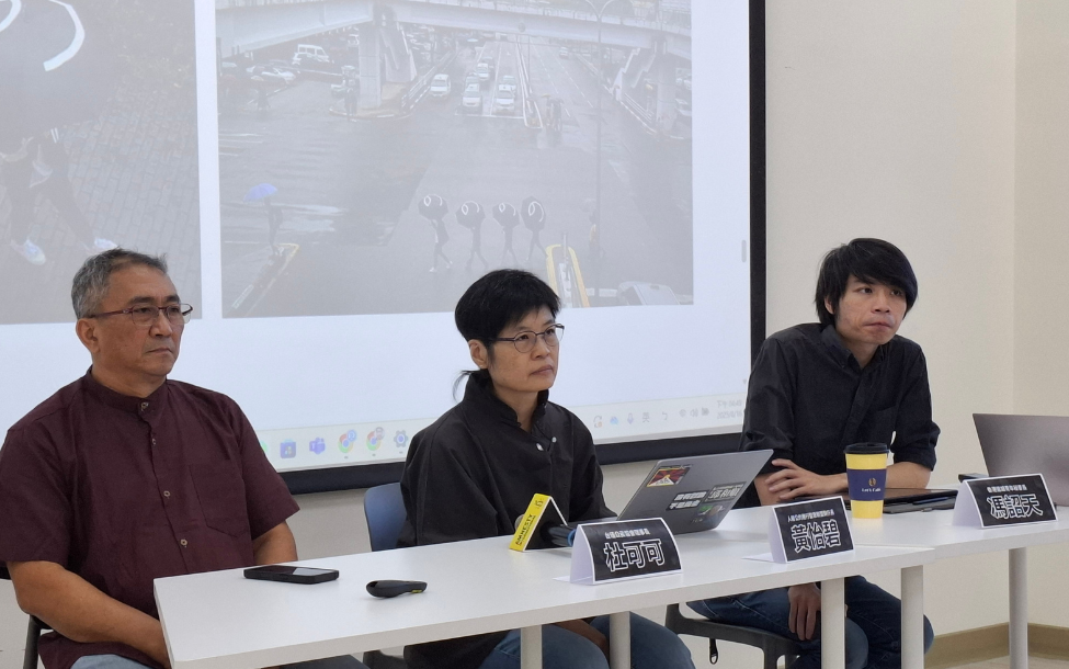 由左至右依序為：台緬公民協會理事長杜可可、人權公約施行監督聯盟執行長黃怡碧和 香港邊城青年秘書長馮詔天