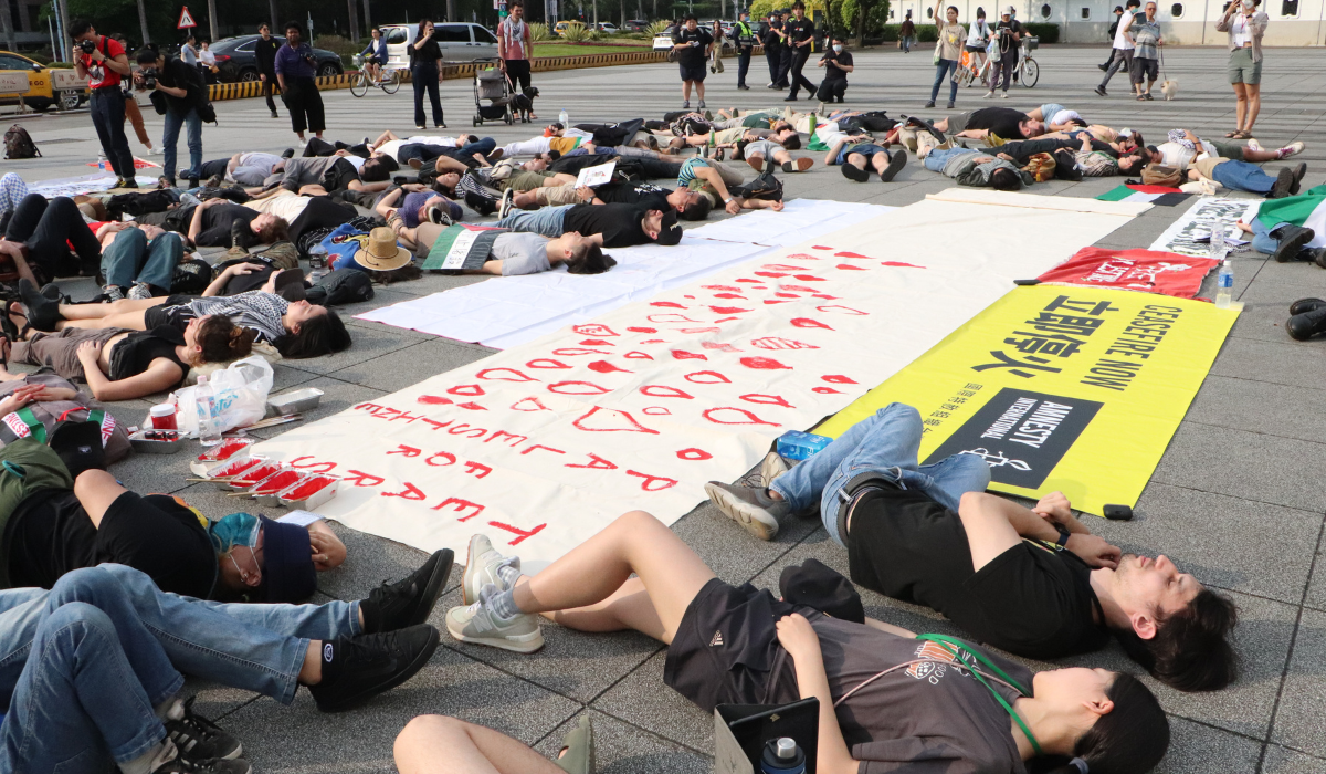 「我拒絕成為共犯」的「假死」（Die-In）行動